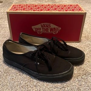 Black/ Black Vans